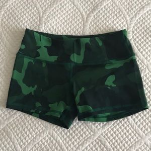 Rogue wide band booty shorts